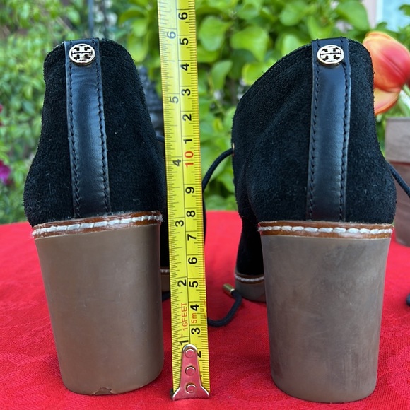 Tory Burch Black Suede Sherpa Lined Heeled Ankle Booties - Picture 17 of 17